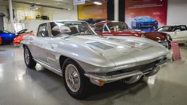 the '63 split-window Corvette